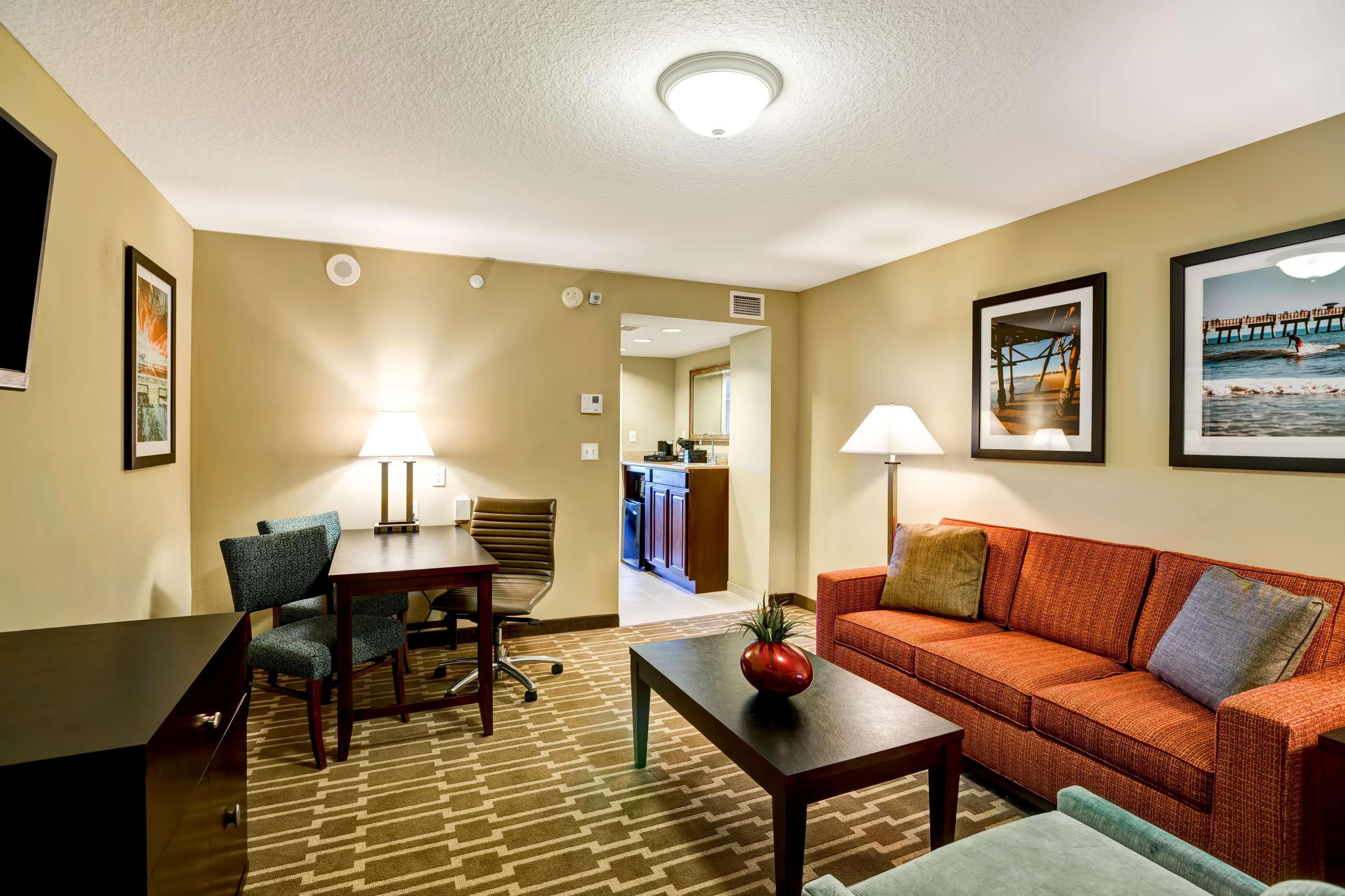 Embassy Myers - Hotel