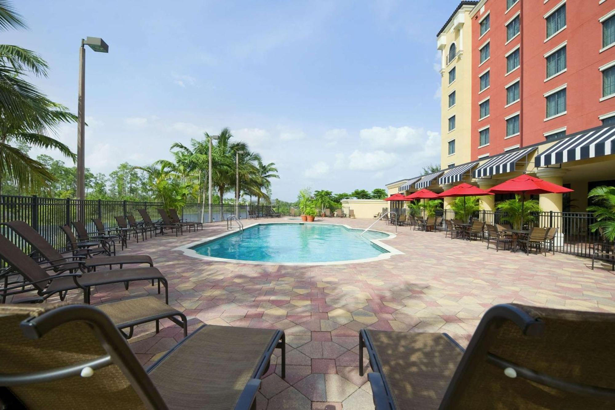 Hotel Embassy Myers - Estero