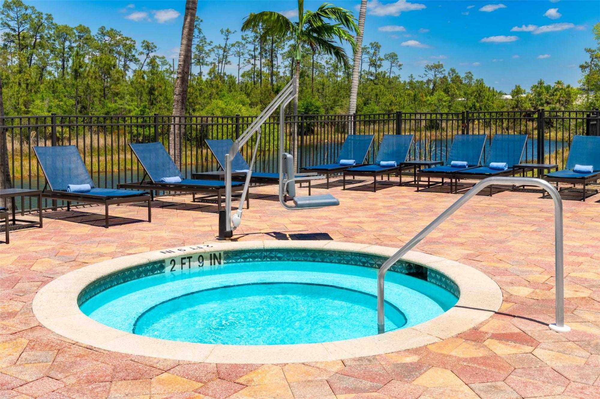 Hotel Embassy Myers - Estero