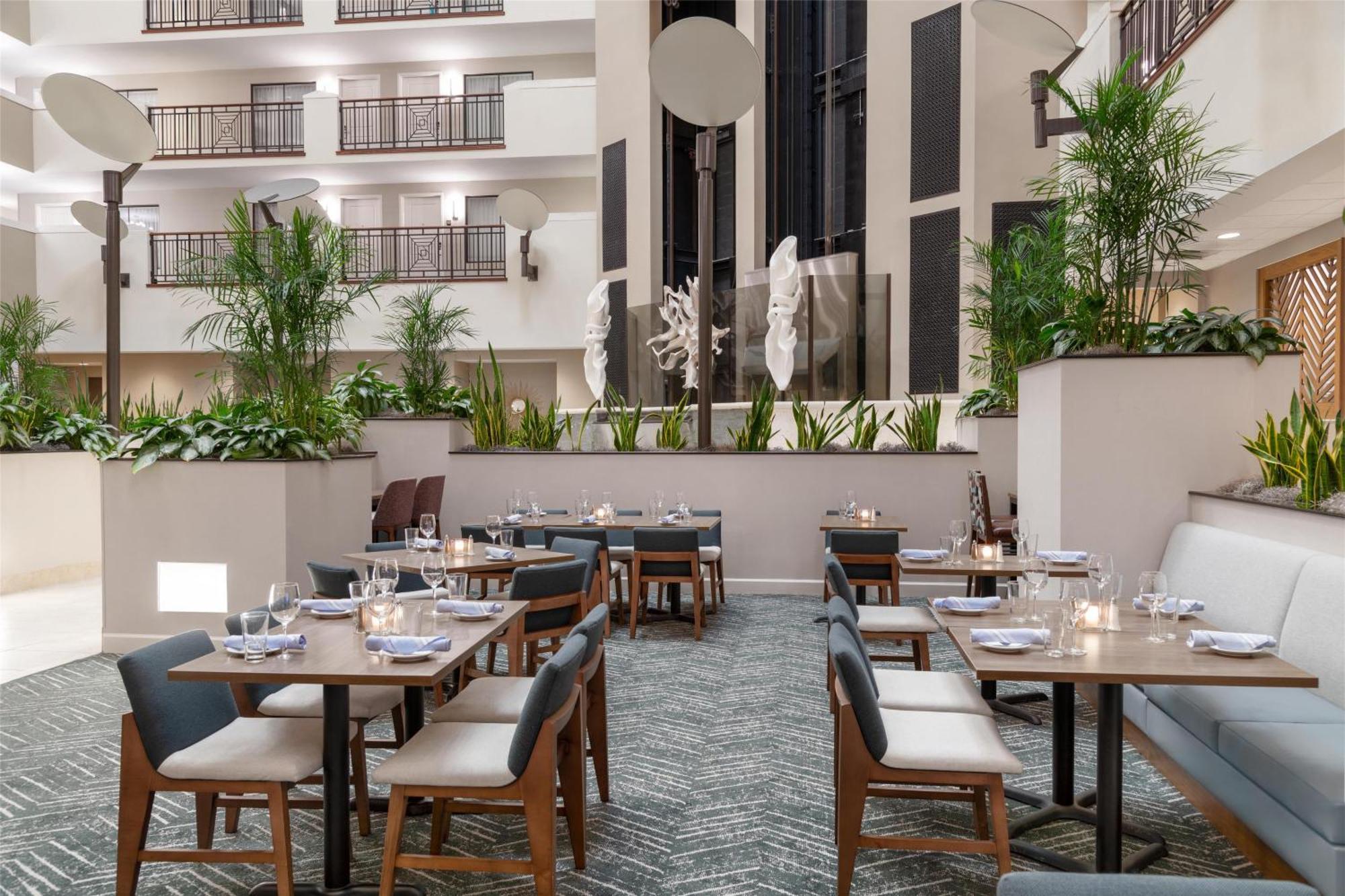 Embassy Myers - Hotel Estero