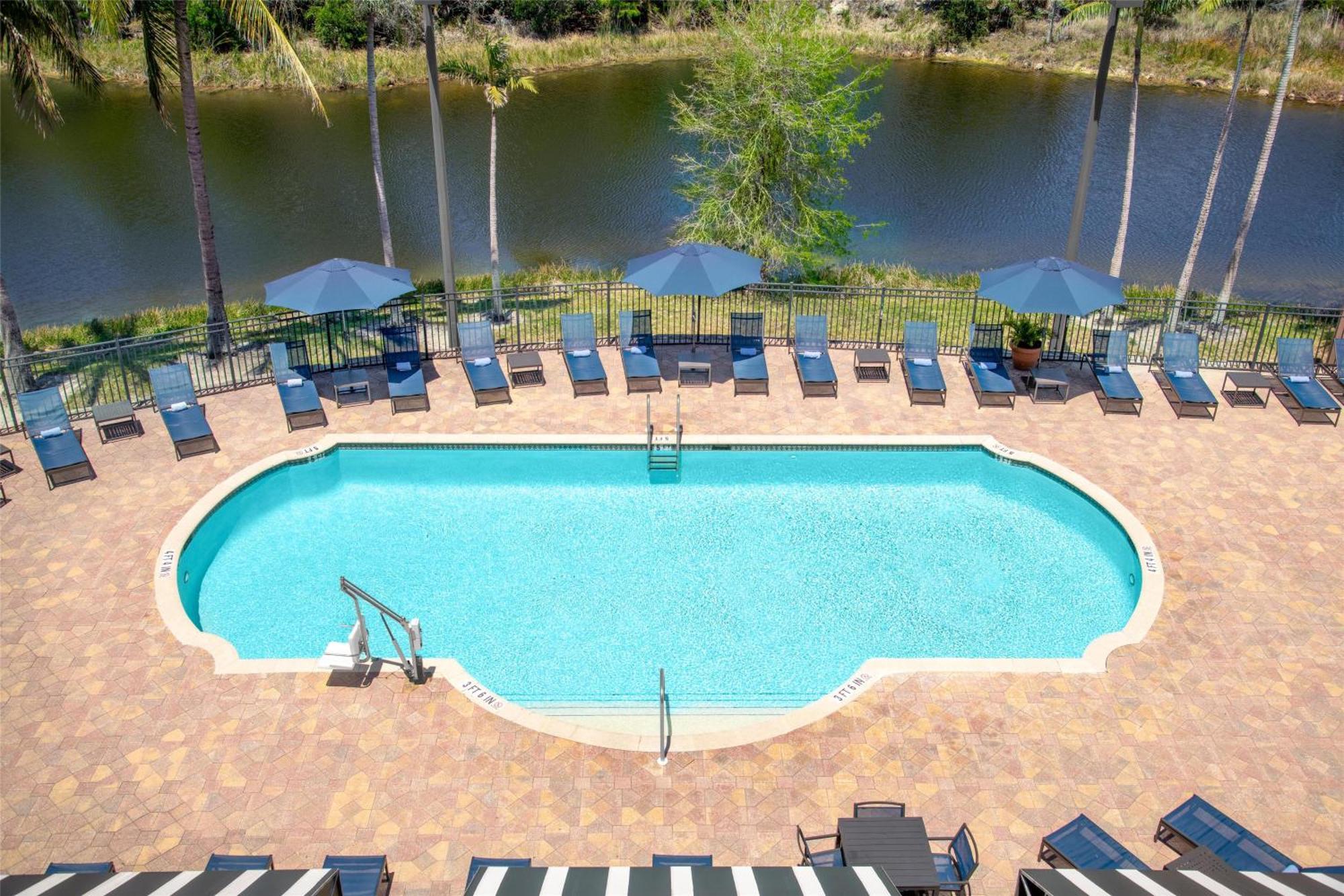 Hotel Embassy Myers - Estero