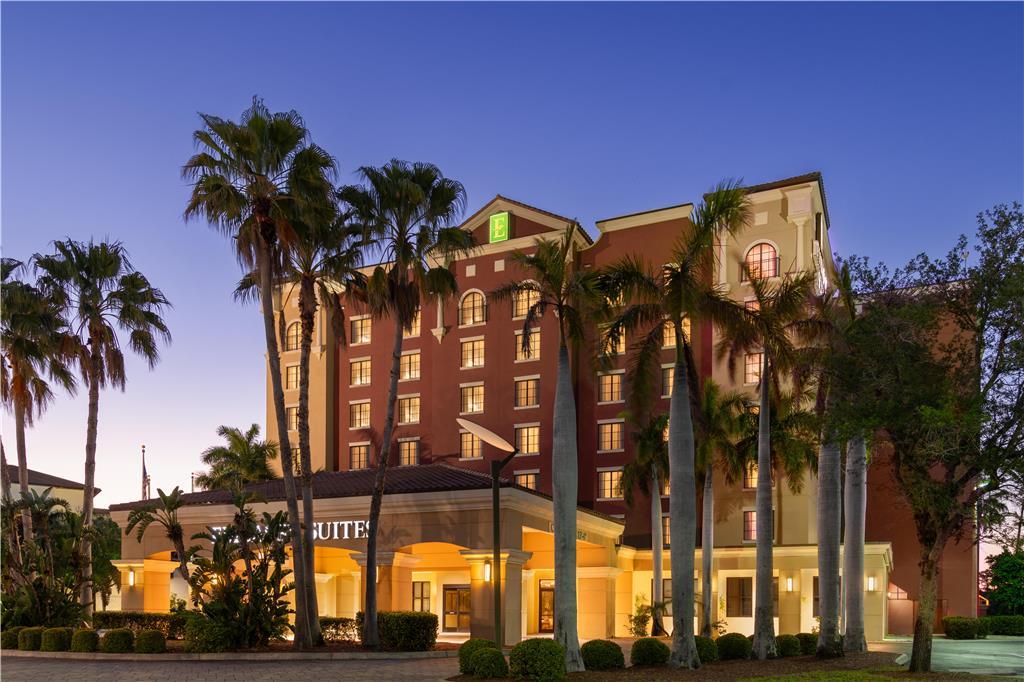Embassy Myers - Hotel Estero
