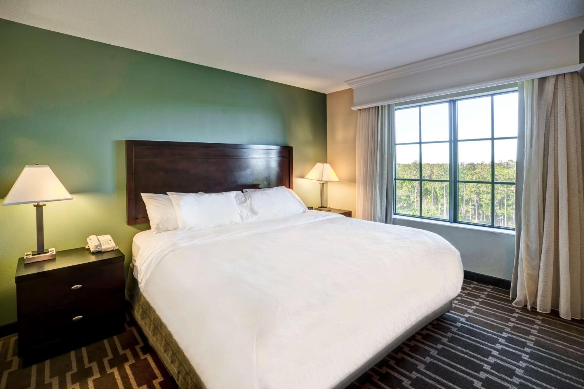 Embassy Myers - 3* Estero