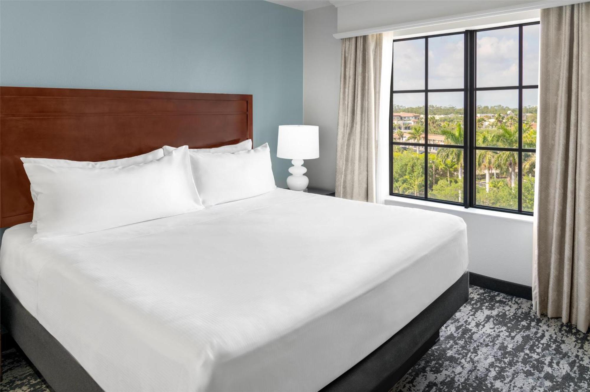 Embassy Myers - 3* Estero